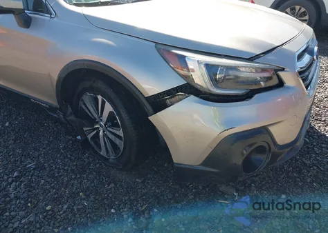 2018 Subaru Outback 3.6R Limited из США, поврежденный, VIN 4S4BSENC4J3247195